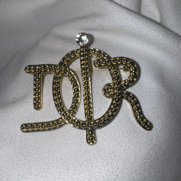 NEW Large Fashion Goldtone Brooch with Rhinestone Accent - Picture 1 of 4